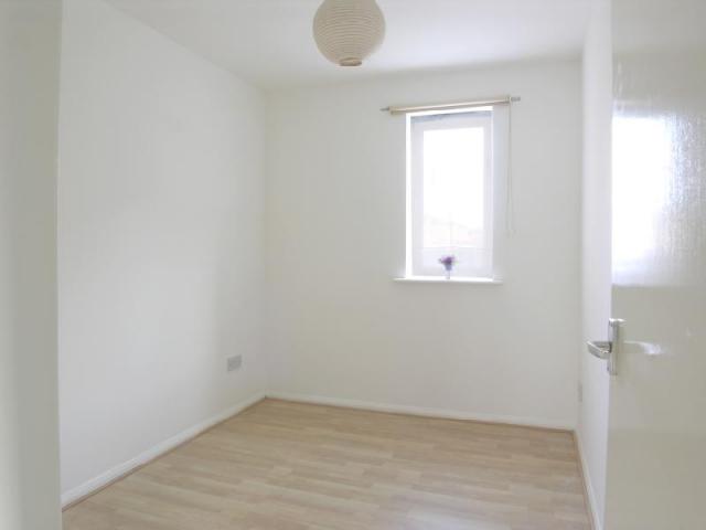 			2 Bedroom, 1 bath, 1 reception Flat			 Draycott Close, CRICKLEWOOD